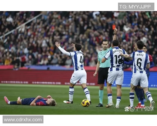 巴塞罗那主场大败，西甲榜首位置动摇，梅西遭遇尴尬情况