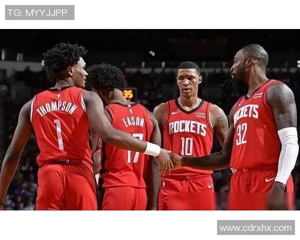 火箭全队备战季后赛，专注训练提振信心