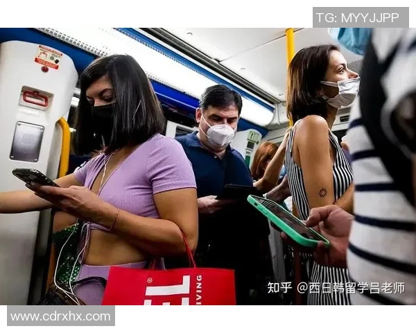 西涅疫情引发多国恐慌街道上人们纷纷戴口罩